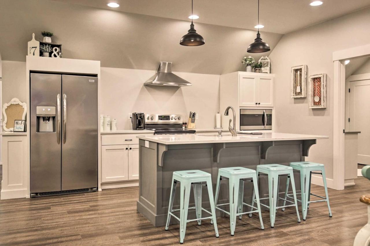 Chic Farmhouse With Creek In Heart Of Wine Country! ميكمينفيل المظهر الخارجي الصورة